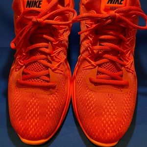 Men’s sz9.5 Nike running shoes